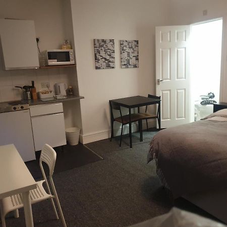 Coventry Studio Apartment ภายนอก รูปภาพ