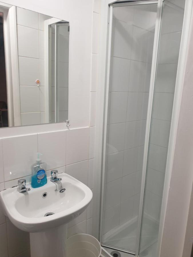 Coventry Studio Apartment ภายนอก รูปภาพ